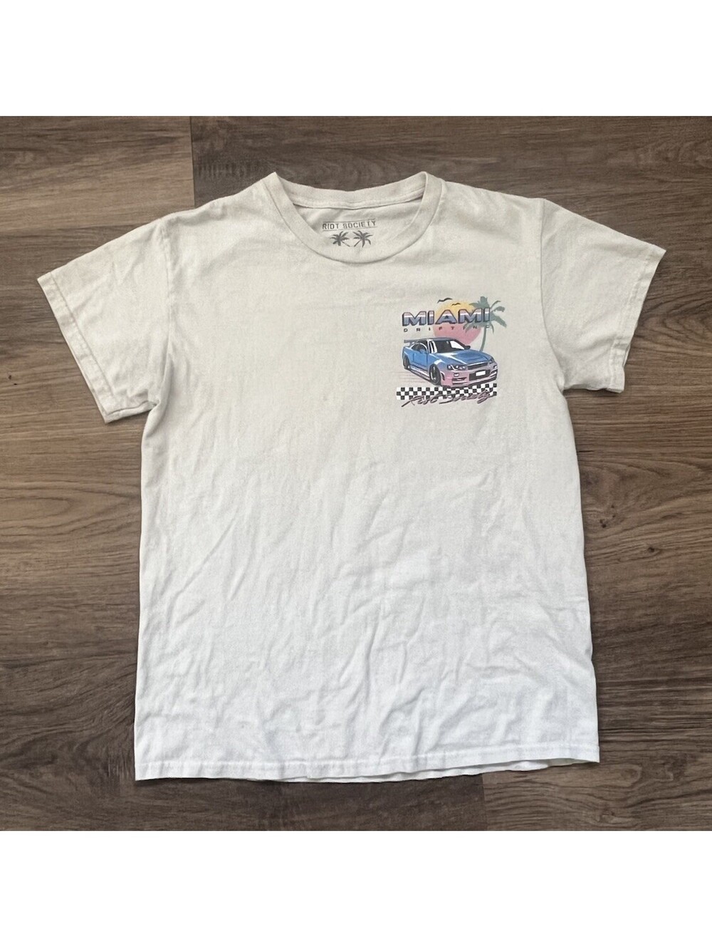 Riot Society Miami Drifting Car Graphic T Shirt Mens Size Medium Tan